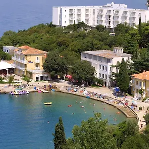 Adriatic Отель Омишаль